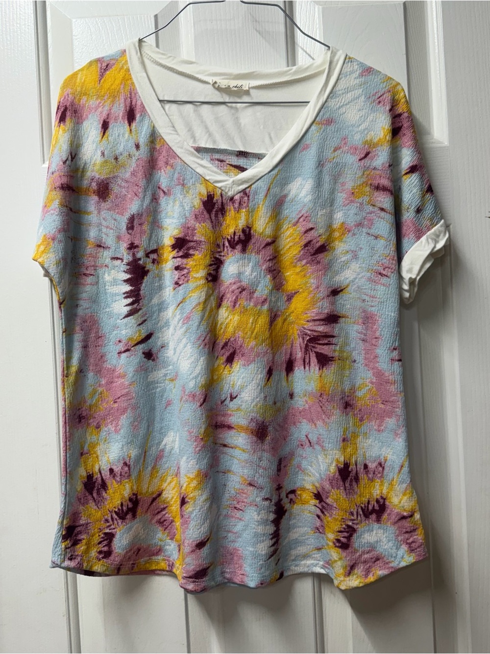 V-Neck Tie-Dye Short Sleeve Top in Light Blue, Yellow & Pink & shorts L